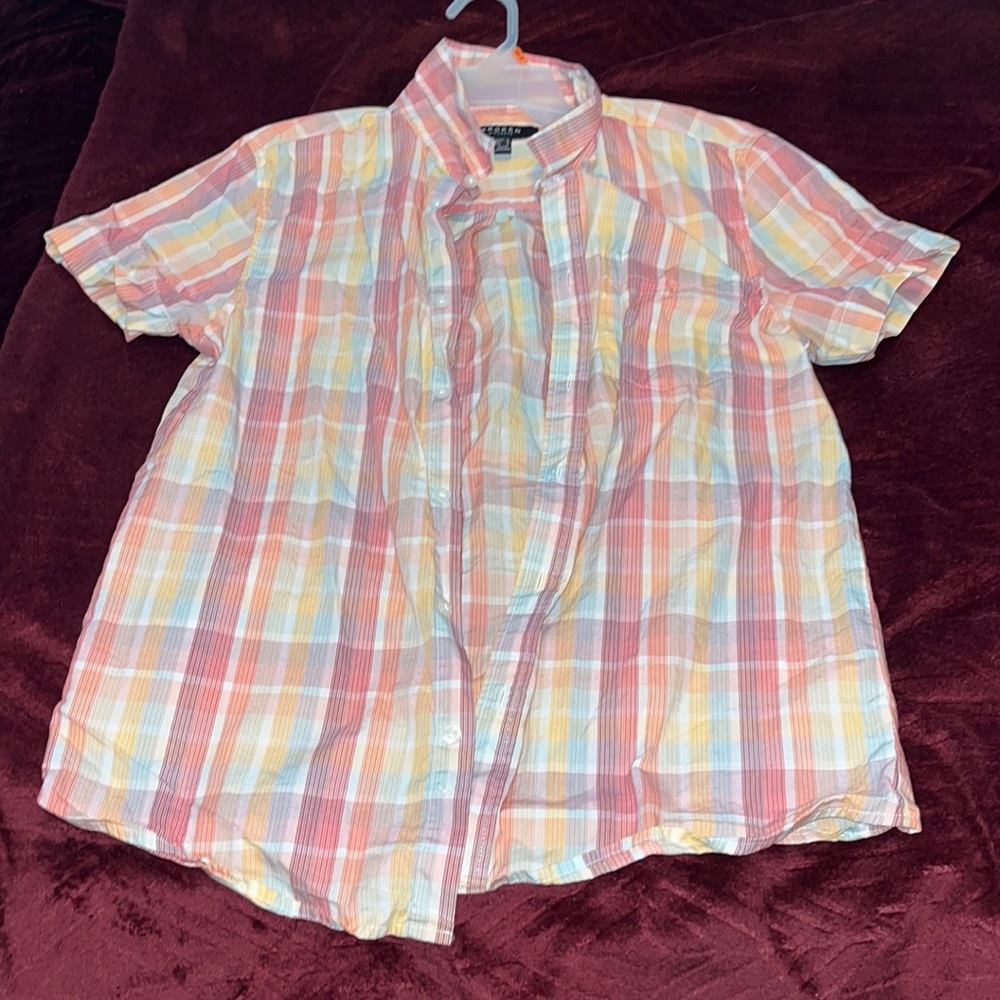 🔥Multi colored Short Sleeved Button Down🔥